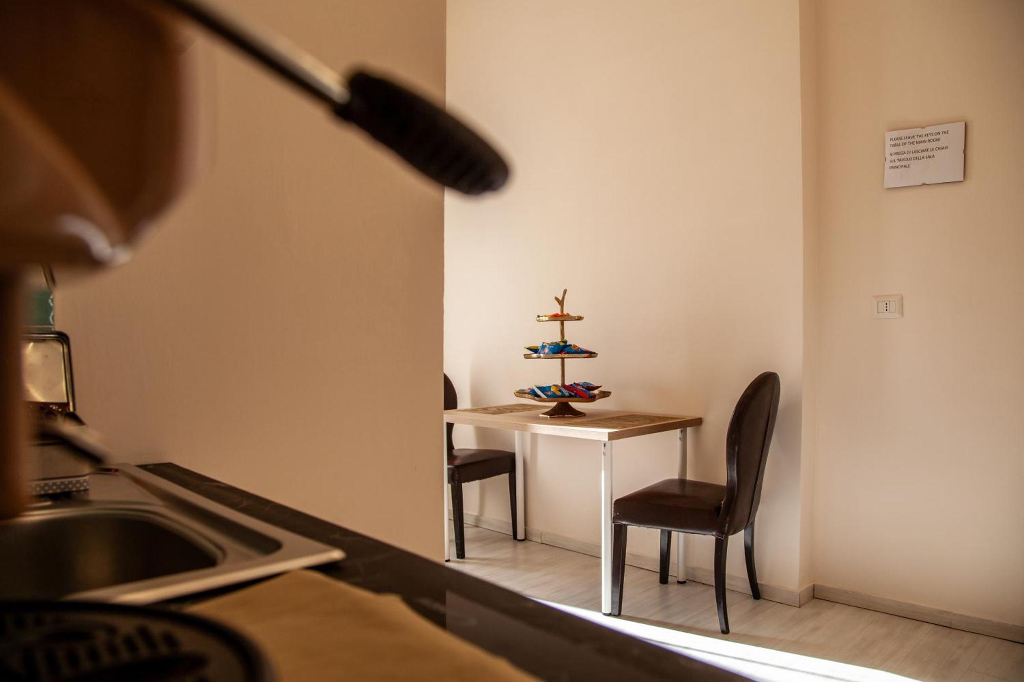 Airport Luxury Rooms เนเปิลส์ ภายนอก รูปภาพ
