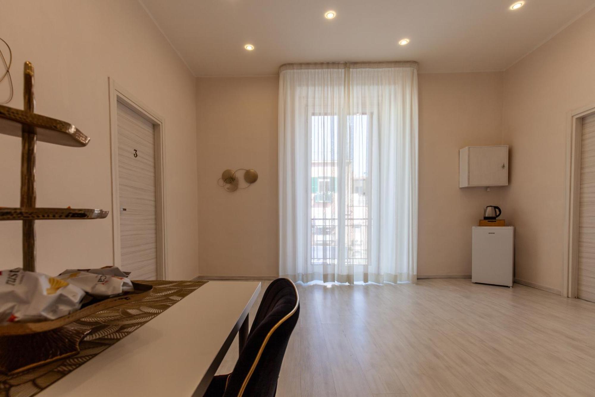 Airport Luxury Rooms เนเปิลส์ ภายนอก รูปภาพ