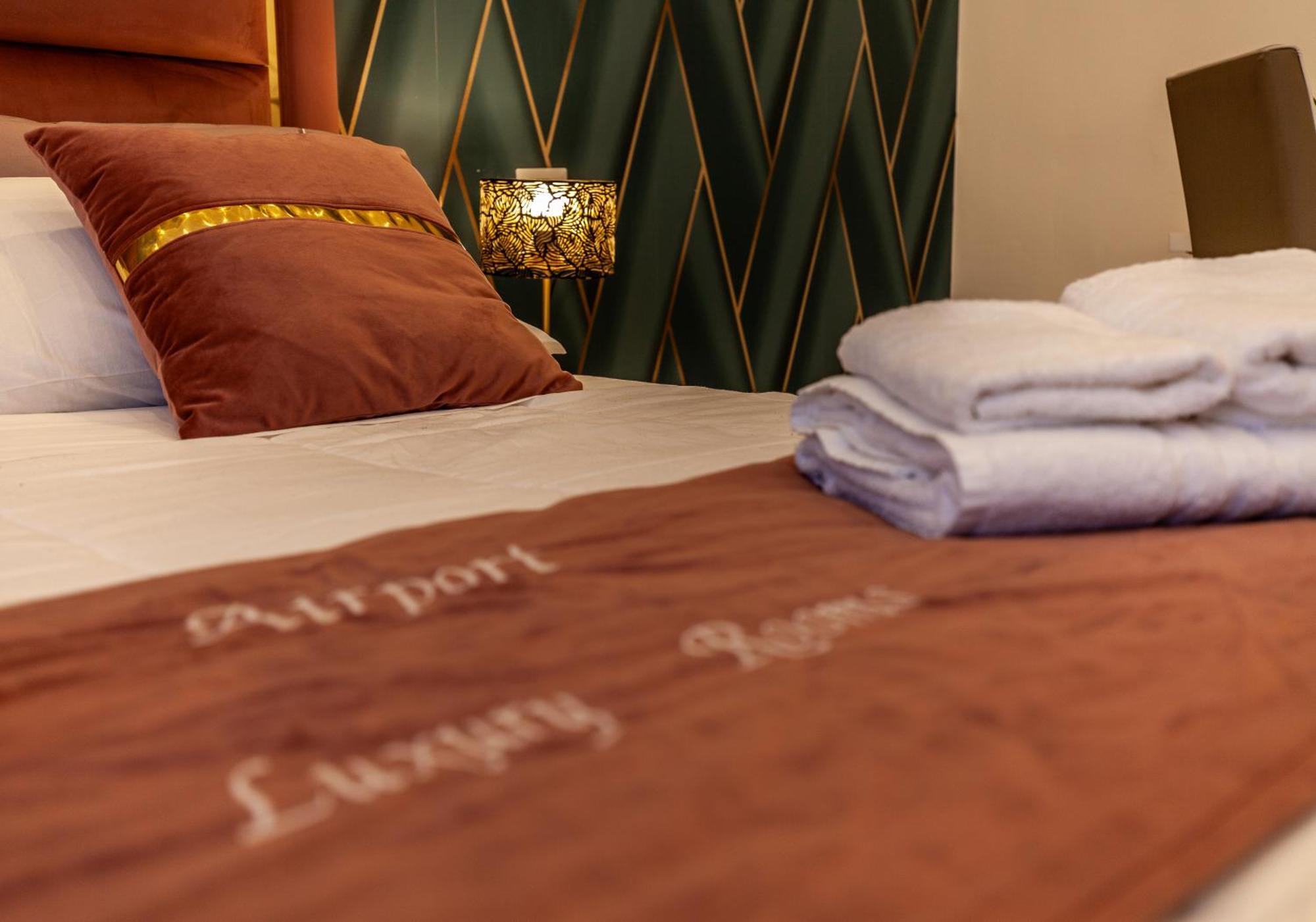 Airport Luxury Rooms เนเปิลส์ ภายนอก รูปภาพ