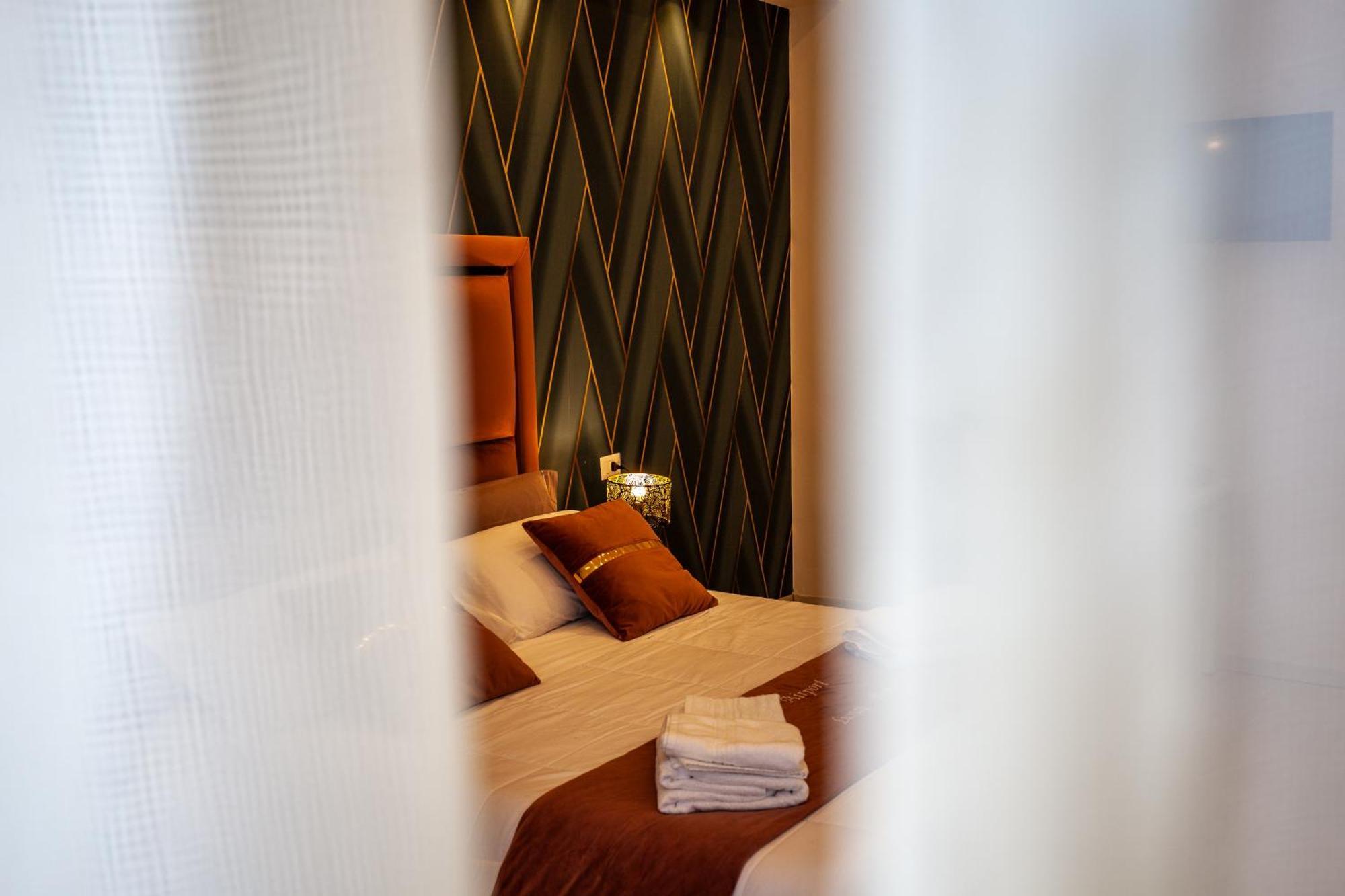 Airport Luxury Rooms เนเปิลส์ ภายนอก รูปภาพ