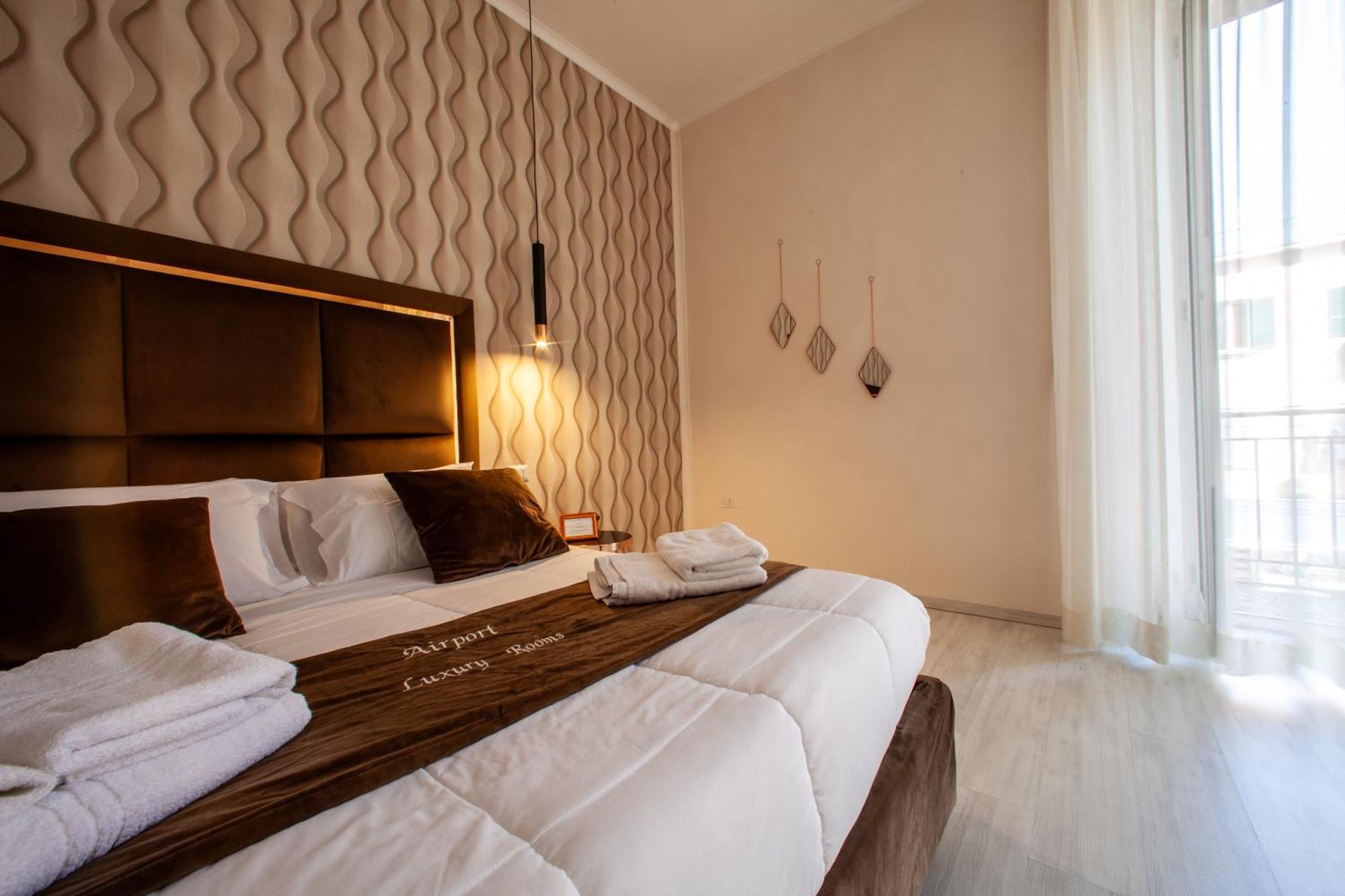 Airport Luxury Rooms เนเปิลส์ ภายนอก รูปภาพ